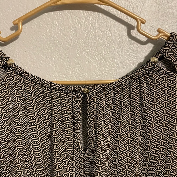 Liz Claiborne - Picture 3 of 6